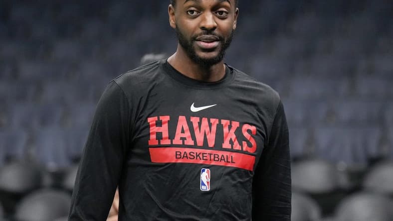 Dec 16, 2022; Charlotte, North Carolina, USA; Atlanta Hawks forward Justin Holiday (8) during pre game warm ups against the Charlotte Hornets at Spectrum Center. Mandatory Credit: Jim Dedmon-USA TODAY Sports