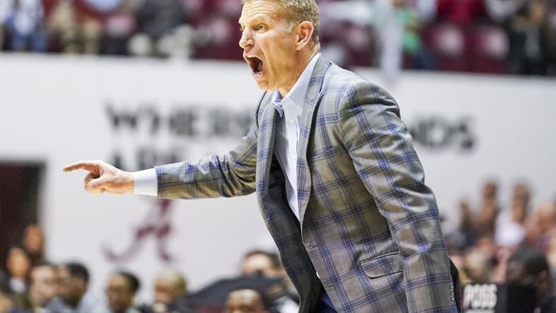 Jan 31, 2023; Tuscaloosa, Alabama, USA; Alabama Crimson Tide head coach Nate Oats during the second half at Coleman Coliseum. Mandatory Credit: Marvin Gentry-USA TODAY Sports