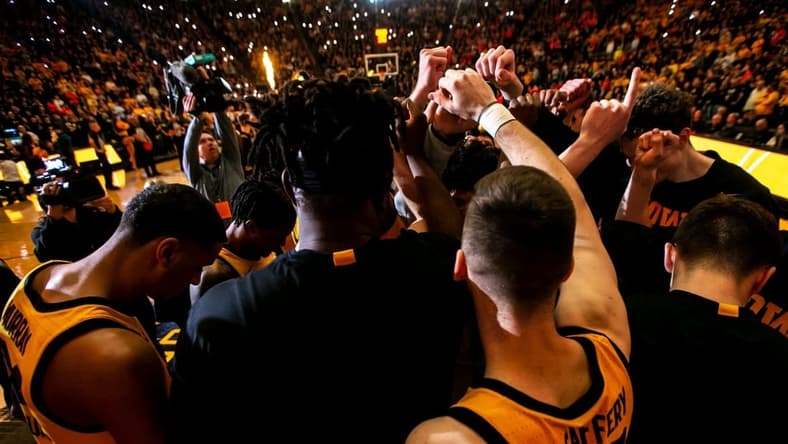 Iowa Hawkeyes players huddle up before a NCAA Big Ten Conference men's basketball game against Illinois, Saturday, Feb. 4, 2023, at Carver-Hawkeye Arena in Iowa City, Iowa.
230204 Illinois Iowa Mbb 003 Jpg