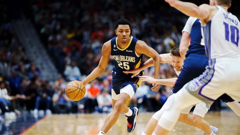 Feb 5, 2023; New Orleans, Louisiana, USA; New Orleans Pelicans guard Trey Murphy III (25) drives to the basket against the Sacramento Kings during the third quarter at Smoothie King Center. Mandatory Credit: Andrew Wevers-USA TODAY Sports