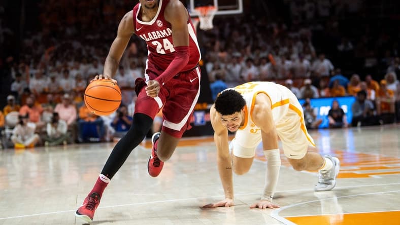 Alabama forward Brandon Miller (24) drives to the basket during a basketball game between the Tennessee Volunteers and the Alabama Crimson Tide held at Thompson-Boling Arena in Knoxville, Tenn., on Wednesday, Feb. 15, 2023.
Kns Vols Ut Martin Bp