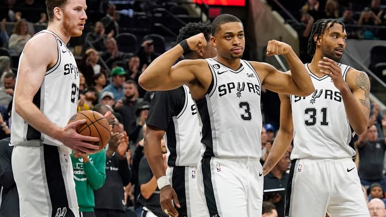NBA: Phoenix Suns at San Antonio Spurs