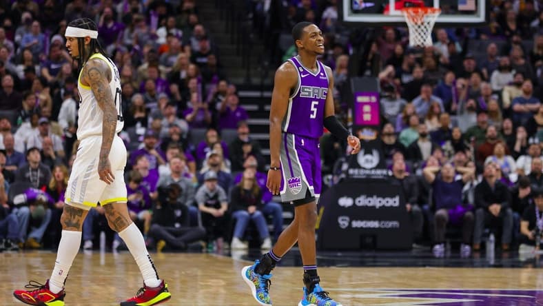 Dec 30, 2022; Sacramento, California, USA; Sacramento Kings guard De'Aaron Fox (5) during the game against the Utah Jazz at Golden 1 Center. Mandatory Credit: Sergio Estrada-USA TODAY Sports