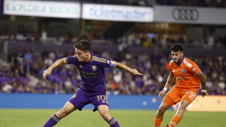 Mar 4, 2023; Orlando, Florida, USA; Orlando City midfielder Mauricio Pereyra (10) in action against FC Cincinnati at Exploria Stadium. Mandatory Credit: Douglas DeFelice-USA TODAY Sports