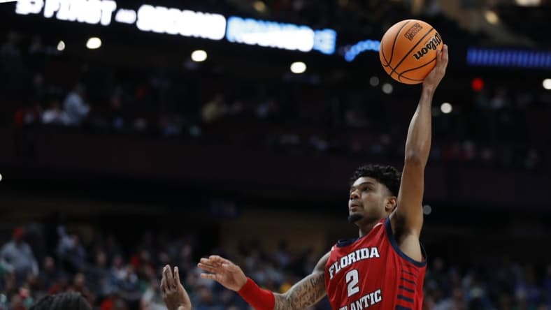 Mar 17, 2023; Columbus, OH, USA; Florida Atlantic Owls guard Nicholas Boyd (2) shoots the ball in the first half against the Memphis Tigers at Nationwide Arena. Mandatory Credit: Joseph Maiorana-USA TODAY Sports