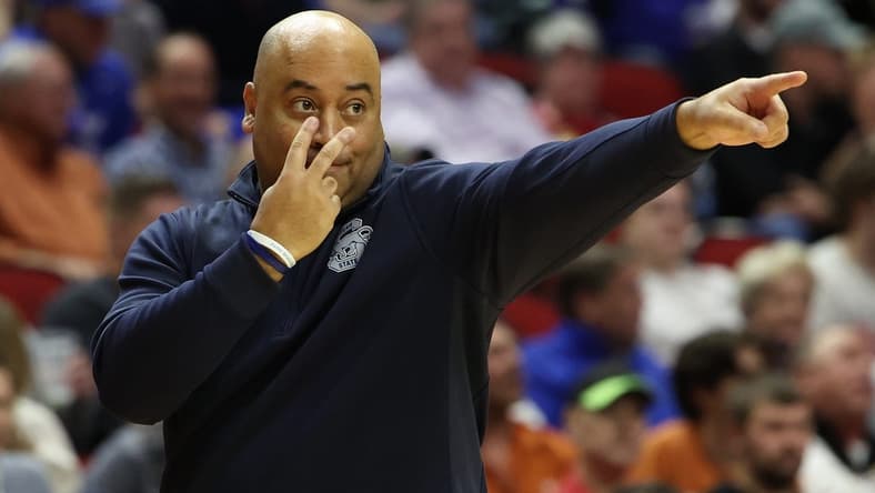 Mar 18, 2023; Des Moines, IA, USA; Penn State Nittany Lions head coach Micah Shrewsberry signals to his players during the first half against the Texas Longhorns at Wells Fargo Arena. Mandatory Credit: Reese Strickland-USA TODAY Sports