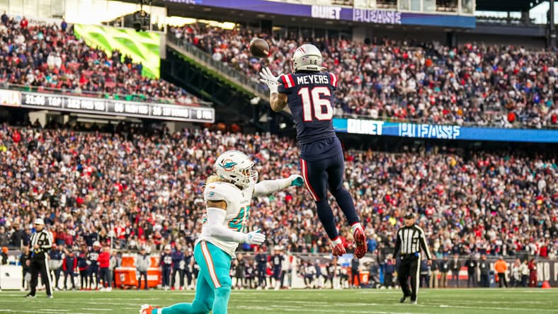 NFL: Miami Dolphins at New England Patriots