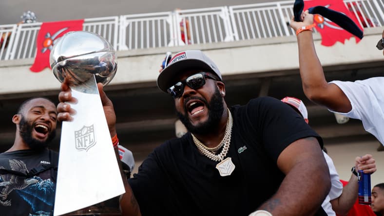 top nfl free agents: donovan smith, tampa bay buccaneers