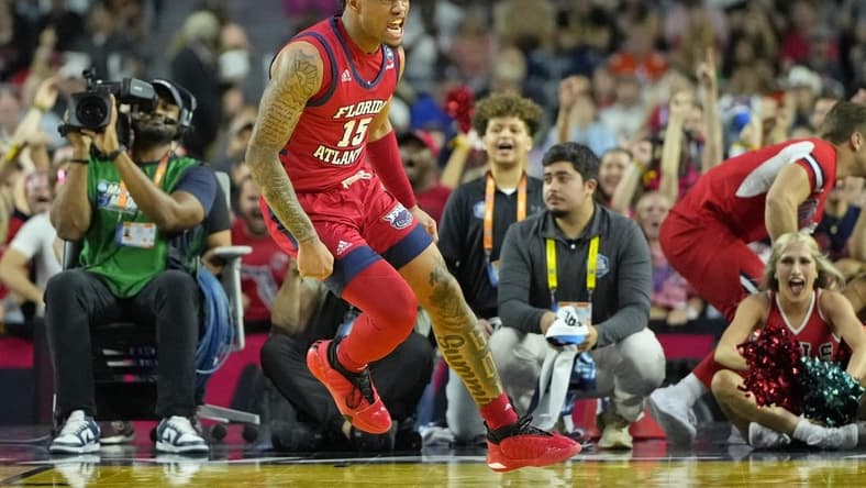 Apr 1, 2023; Houston, TX, USA; Florida Atlantic Owls guard Alijah Martin (15) reacts after a play against the San Diego State Aztecs during the second half in the semifinals of the Final Four of the 2023 NCAA Tournament at NRG Stadium. Mandatory Credit: Bob Donnan-USA TODAY Sports