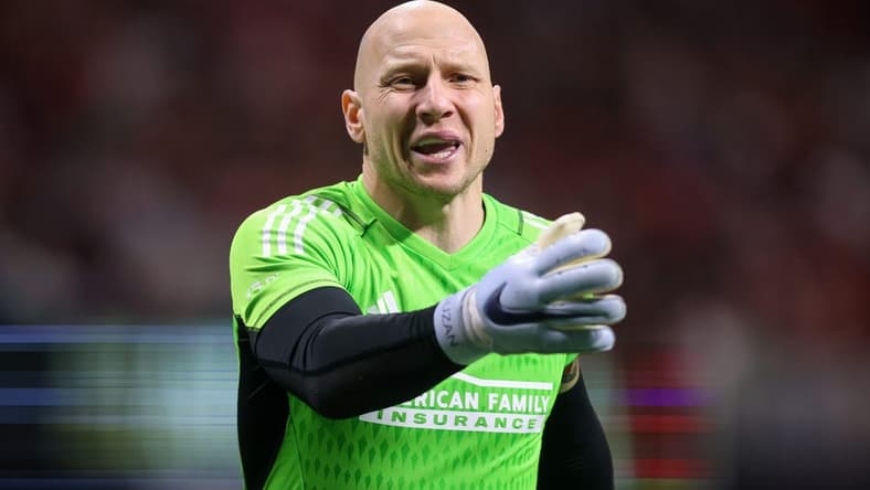Apr 1, 2023; Atlanta, Georgia, USA; Atlanta United goalkeeper Brad Guzan (1) reacts against the New York Red Bulls in the second half at Mercedes-Benz Stadium. Mandatory Credit: Brett Davis-USA TODAY Sports