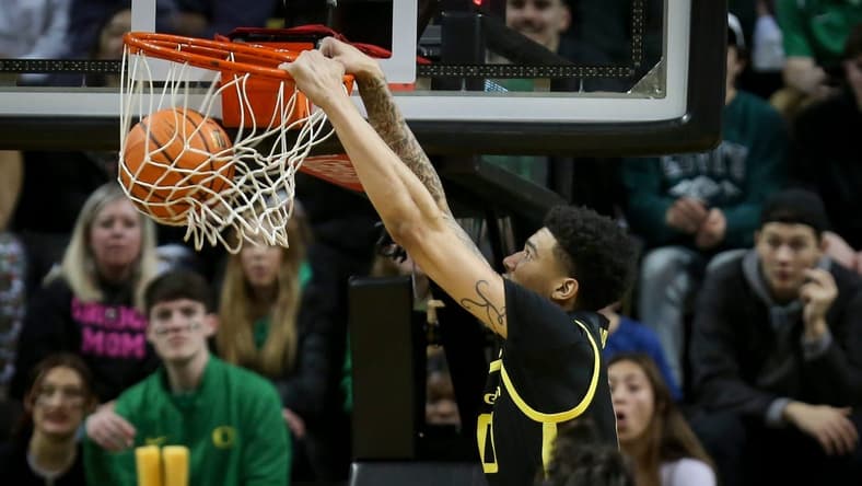 Oregon center Kel'el Ware dunks the ball as the Oregon Ducks host the No. 7 UCLA Bruins Saturday, Feb. 11, 2023, at Matthew Knight Arena in Eugene, Ore.

Syndication The Register Guard