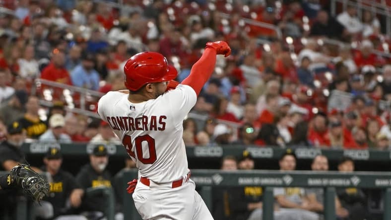Apr 13, 2023; St. Louis, Missouri, USA;  St. Louis Cardinals catcher Willson Contreras (40) loses his bat as he swings during the fourth inning against the Pittsburgh Pirates at Busch Stadium. Mandatory Credit: Jeff Curry-USA TODAY Sports