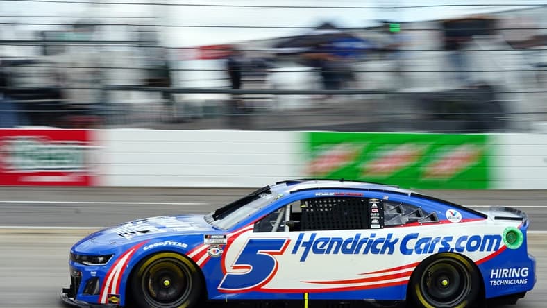 Apr 16, 2023; Martinsville, Virginia, USA; NASCAR Cup Series driver Kyle Larson (5) races during the NOCO 400 at Martinsville Speedway. Mandatory Credit: John David Mercer-USA TODAY Sports
