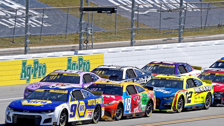 NASCAR: YellaWood 500