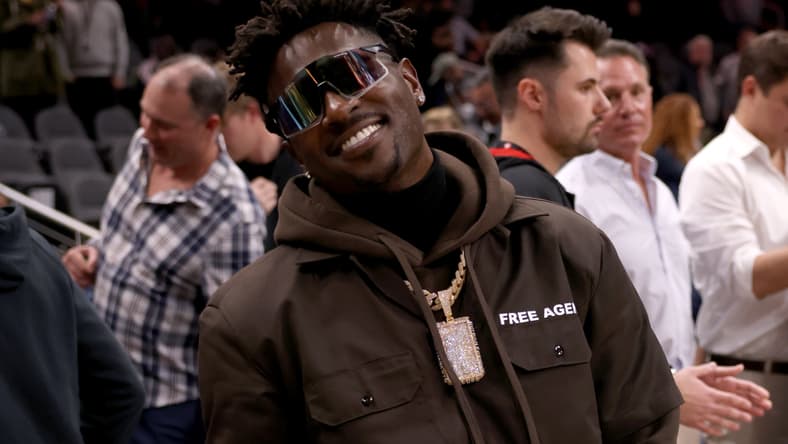 antonio brown arrest warrant