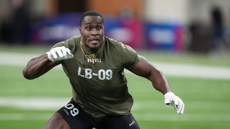 los angeles rams mock draft: derick hall