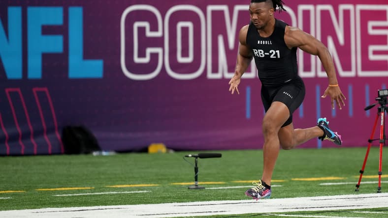 new england patriots draft bijan robinson