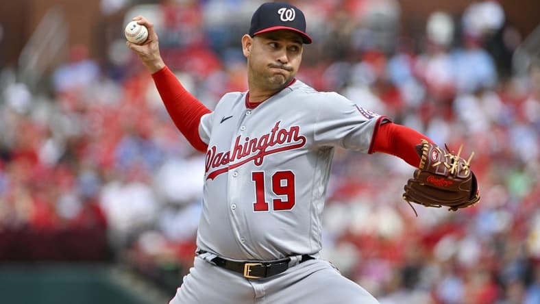 Sep 5, 2022; St. Louis, Missouri, USA;  Washington Nationals starting pitcher Anibal Sanchez (19) pitches against the St. Louis Cardinals during the first inning at Busch Stadium. Mandatory Credit: Jeff Curry-USA TODAY Sports