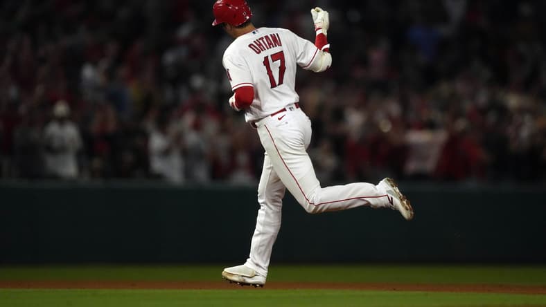 mlb
