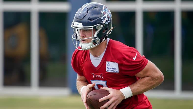 will levis struggles, tennessee titans