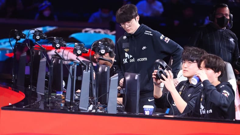Nov 5, 2022; San Francisco, California, USA; T1 mid laner Lee "Faker" Sang-hyeok sits down to play game 4 against DRX during the League of Legends World Championships at Chase Center. Mandatory Credit: Kelley L Cox-USA TODAY Sports