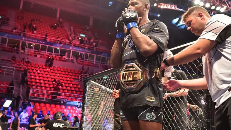 Jan 21, 2023; Rio de Janeiro, Brazil; Jamahal Hill (blue gloves) reacts after the fight against Glover Teixeira (red gloves) during UFC 283 at Jeunesse Arena. Mandatory Credit: Jason da Silva-USA TODAY Sports