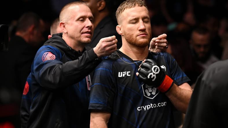 Mar 18, 2023; London, UNITED KINGDOM; Justin Gaethje (red gloves) prepares to fight Rafael Fiziev (not pictured) during UFC 286 at O2 Arena. Mandatory Credit: Per Haljestam-USA TODAY Sports