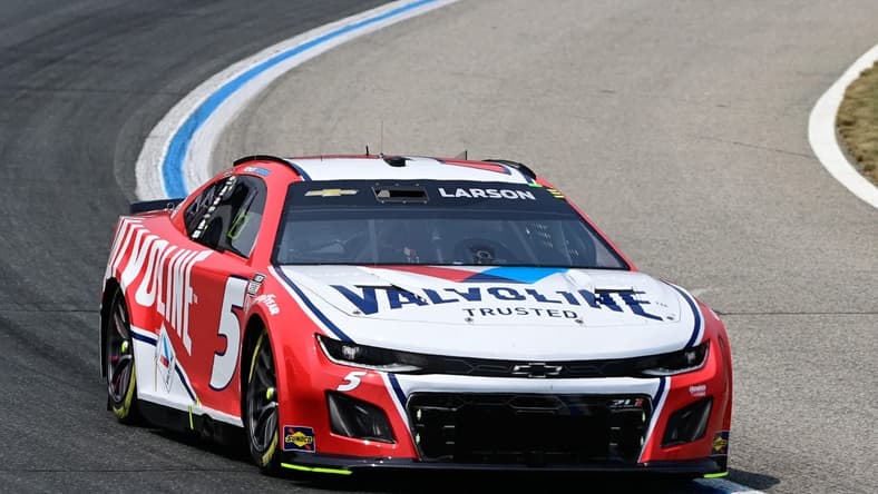 Jul 17, 2023; Loudon, New Hampshire, USA; NASCAR Cup Series driver Kyle Larson (5) races during the Crayon 301 at New Hampshire Motor Speedway. Mandatory Credit: Eric Canha-USA TODAY Sports