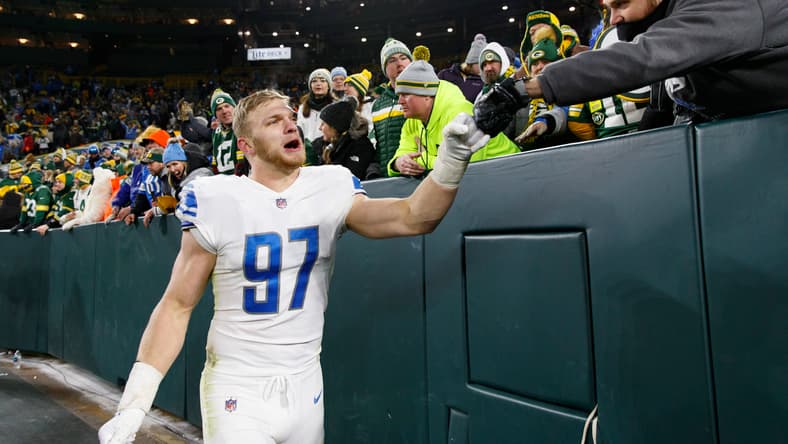 nfl players: aidan hutchinson