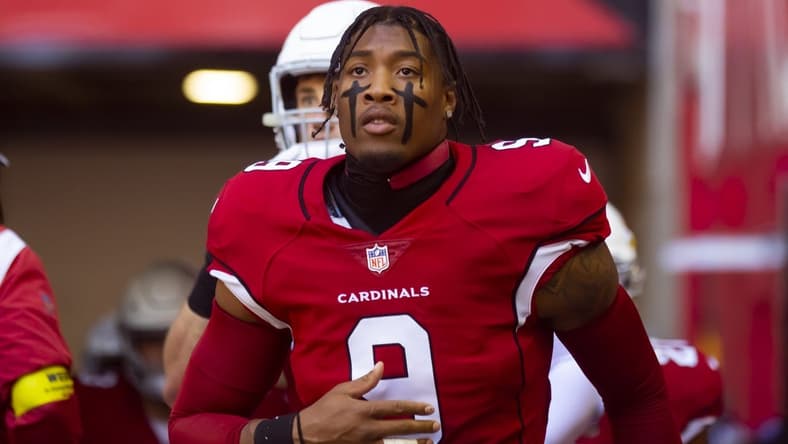 Nov 27, 2022; Glendale, Arizona, USA; Arizona Cardinals linebacker Isaiah Simmons (9) against the Los Angeles Chargers at State Farm Stadium. Mandatory Credit: Mark J. Rebilas-USA TODAY Sports