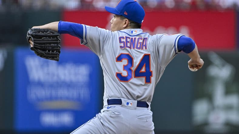 Aug 19, 2023; St. Louis, Missouri, USA; New York Mets starting pitcher Kodai Senga (34) pitches against the St. Louis Cardinals during the first inning at Busch Stadium. Mandatory Credit: Jeff Curry-USA TODAY Sports