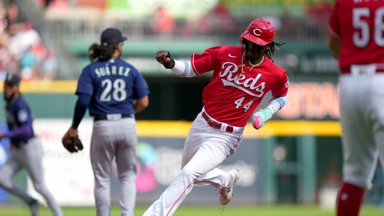 Cincinnati Reds third baseman Elly De La Cruz (44) rounds third base to score in the first inning of a baseball game between the Seattle Mariners and the Cincinnati Reds, Monday, Sept. 4, 2023, at Great American Ball Park in Cincinnati.