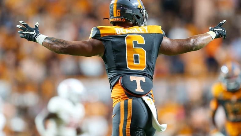 Sep 9, 2023; Knoxville, Tennessee, USA; Tennessee Volunteers linebacker Aaron Beasley (6) celebrates a play against the Austin Peay Governors during the second half at Neyland Stadium. Mandatory Credit: Randy Sartin-USA TODAY Sports