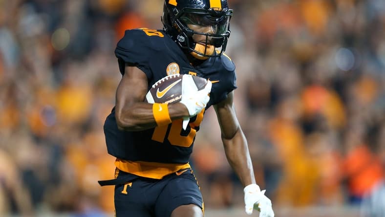 Sep 30, 2023; Knoxville, Tennessee, USA; Tennessee Volunteers wide receiver Squirrel White (10) runs the ball against the South Carolina Gamecocks during the first half at Neyland Stadium. Mandatory Credit: Randy Sartin-USA TODAY Sports