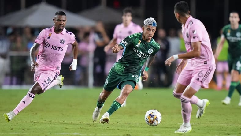 Sep 30, 2023; Fort Lauderdale, Florida, USA; New York City FC midfielder Santiago Rodriguez (10) moves the ball during the second half against Inter Miami CF at DRV PNK Stadium. Mandatory Credit: Rich Storry-USA TODAY Sports