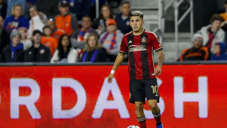 Oct 21, 2023; Cincinnati, Ohio, USA; Atlanta United FC midfielder Thiago Almada (10) dribbles against FC Cincinnati in the second half at TQL Stadium. Mandatory Credit: Katie Stratman-USA TODAY Sports