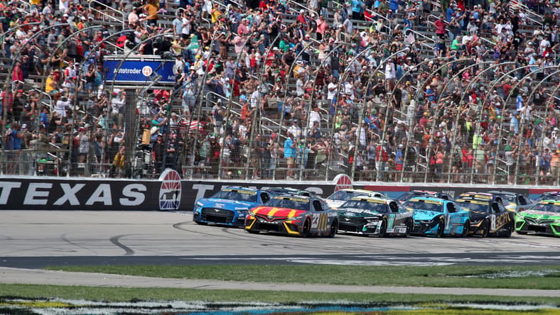 NASCAR: Autotrader EchoPark Automotive 400