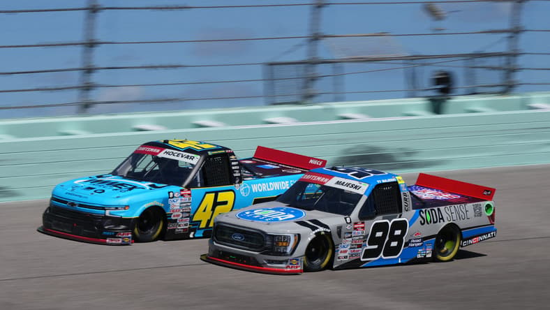 NASCAR: Truck Series Baptist Health Cancer Care 200