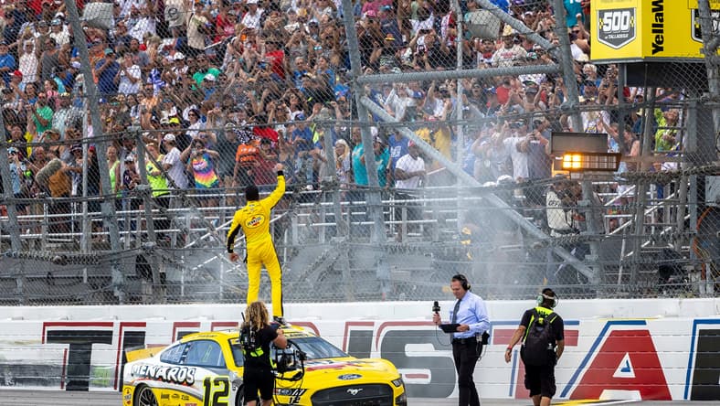 NASCAR: YellaWood 500