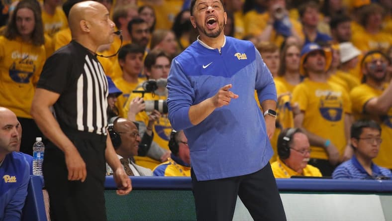 Pittsburgh Panthers head coach Jeff Capel calls out to his players during the second half against the Syracuse Orange on February 25, 2023 at the Petersen Events Center in Pittsburgh, PA.

Pittsburgh Panthers Vs Syracuse Orange Mens Basketball