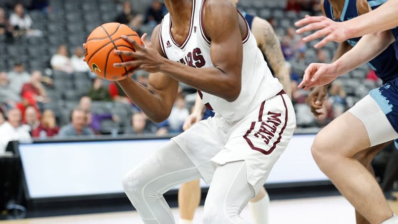 Missouri State's Jonathan Mogbo (2) looks for a shot during a Missouri Valley Conference Tournament game against UIC, Thursday, March 2, 2023, at Enterprise Center in St. Louis.

Mvc Tournament Missouri State V Uic