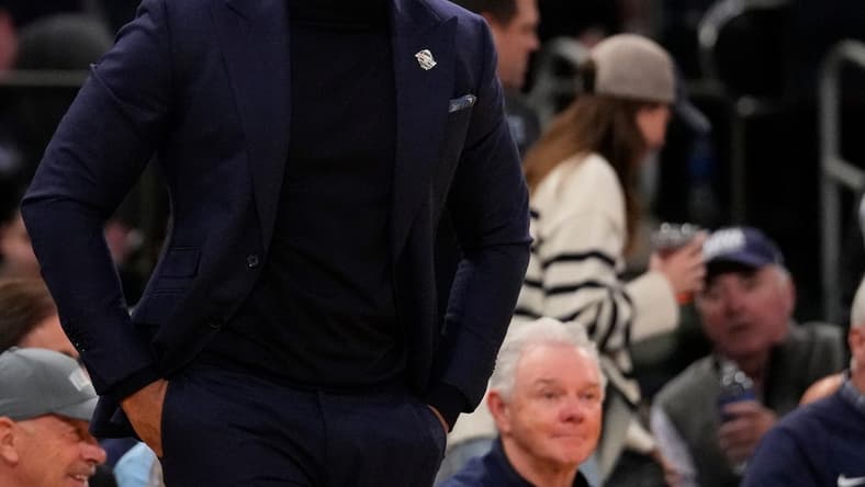 Mar 9, 2023; New York, NY, USA; Villanova Wildcats head coach Kyle Neptune during the game against the Creighton Blue Jays at Madison Square Garden. Mandatory Credit: Robert Deutsch-USA TODAY Sports