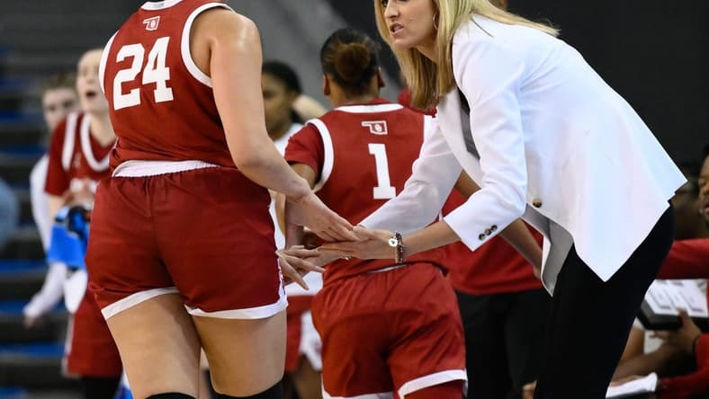 Oklahoma's Skylar Vann joined the 1,000-point club Thursday. Mandatory Credit: Robert Hanashiro-USA TODAY Sports