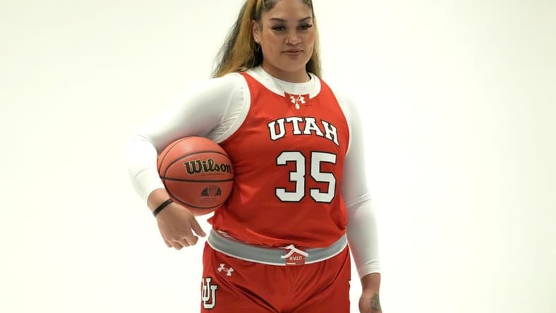Utah Utes forward Alissa Pili (35) had a game-high 20 points on Tuesday. Mandatory Credit: Kirby Lee-USA TODAY Sports
