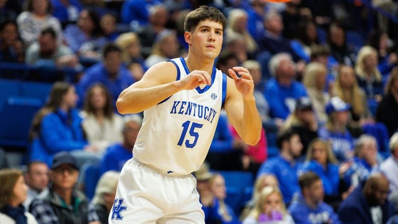Nov 17, 2023; Lexington, Kentucky, USA; Kentucky Wildcats guard Reed Sheppard (15) catches an inbounds pass during the first half against the Stonehill Skyhawks at Rupp Arena at Central Bank Center. Mandatory Credit: Jordan Prather-USA TODAY Sports
