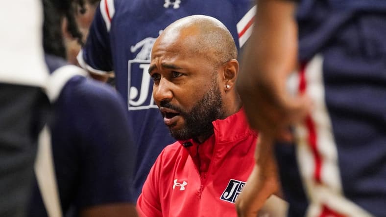Nov 19, 2023; Columbia, Missouri, USA; Jackson State Tigers head coach Mo Williams talks to players in a time out against the Missouri Tigers during the first half at Mizzou Arena. Mandatory Credit: Denny Medley-USA TODAY Sports