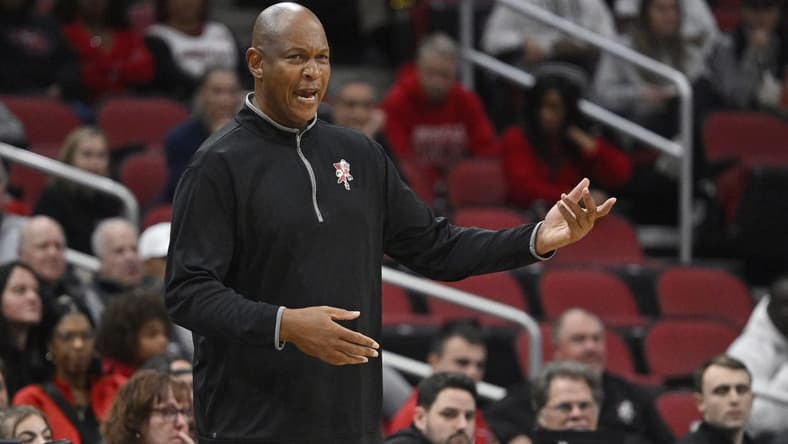 Nov 26, 2023; Louisville, Kentucky, USA; Louisville Cardinals head coach Kenny Payne coaches during the first half against the New Mexico State Aggies at KFC Yum! Center. Mandatory Credit: Jamie Rhodes-USA TODAY Sports
