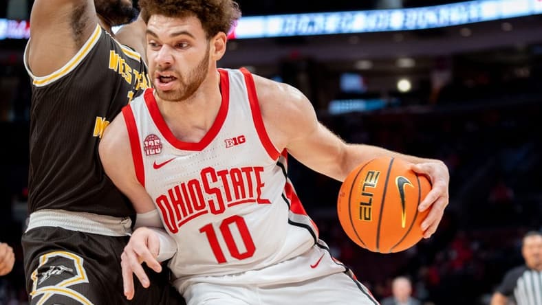 Nov 19, 2023; Columbus, Ohio, USA;
Ohio State Buckeyes forward Jamison Battle (10) rushes the paint for a layup during their game against the Western Michigan Broncos on Sunday, Nov. 19, 2023 at the Value City Arena.