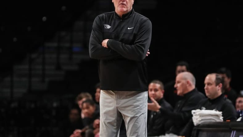 Nov 22, 2023; Brooklyn, NY, USA; Oregon State Beavers head coach Wayne Tinkle at Barclay Center. Mandatory Credit: Wendell Cruz-USA TODAY Sports