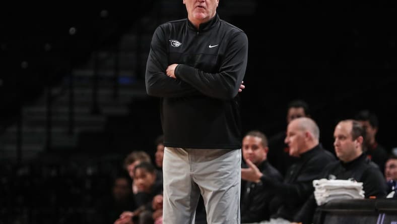 Nov 22, 2023; Brooklyn, NY, USA; Oregon State Beavers head coach Wayne Tinkle at Barclay Center. Mandatory Credit: Wendell Cruz-USA TODAY Sports